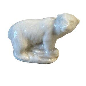 Wade Whimsies Red Rose Tea Polar Bear Figurine Glazed Porcelain‎ England